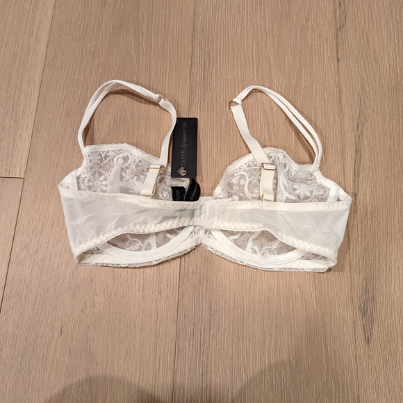 Elegant White Lace Bra - Picture 4 of 10